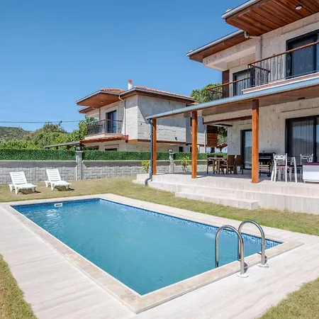 W Pool And Garden 10 Min To Bay In Foca
