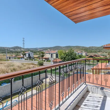Villa W Pool And Garden 10 Min To Bay In Foca *